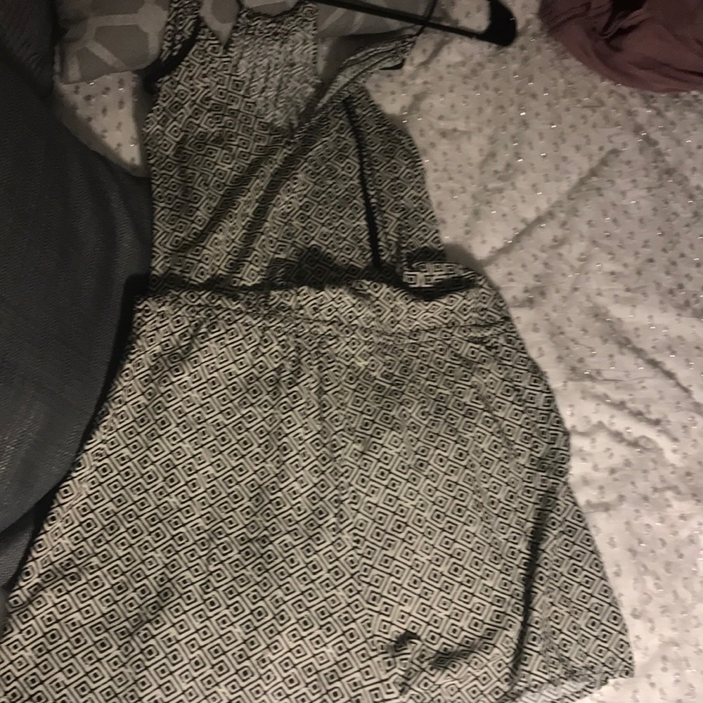Romper - Picture 2 of 3